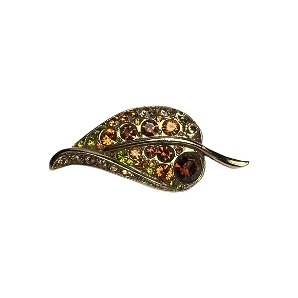 Jewelry - Vintage Crystal Leaf Brooch